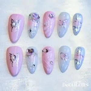 Conjunto de Unhas Postiças Decoradas com Strass e Laços Metallicos